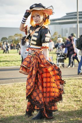 「ラブライブ！サンシャイン！！」の高海千歌に扮した、ゆずみさん(@A_kR_9)