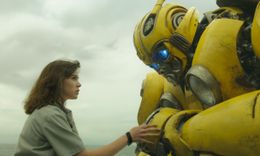 バンブルビーと少女の運命の出会いを捉えた本編映像が解禁