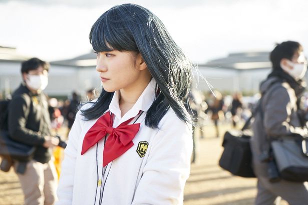 「SSSS.GRIDMAN」の宝多六花に扮した、せんすさん(@felicie_sensu)