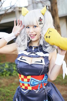 Vtuberの輝夜月に扮した、春奈芽衣さん(@HarunaMei_ )