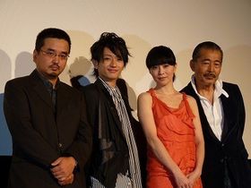 共通点は年上女房？『スープ・オペラ』初日舞台挨拶