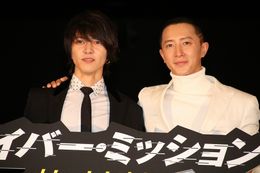 中国映画『サイバー・ミッション』で共演したハンギョンと山下智久