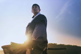 李氏朝鮮時代の宮廷に渦巻く権力闘争とゾンビ・スリラーを描く