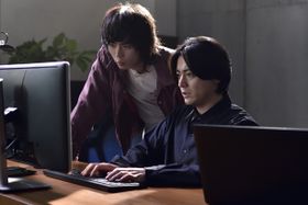 山田孝之と菅田将暉が主演のドラマ「dele」の魅力に迫る