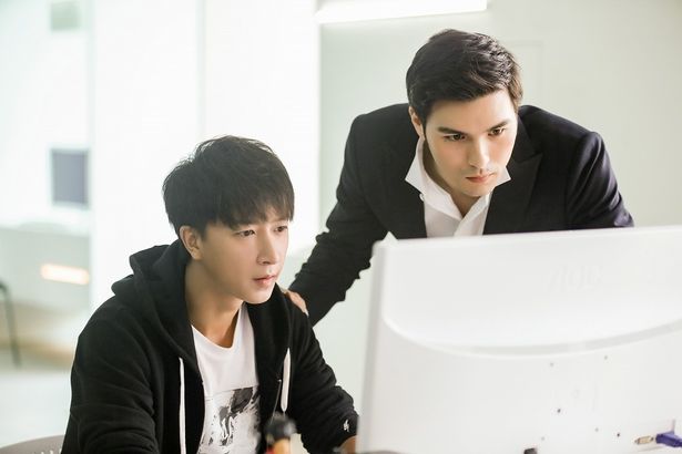 ハオミンが、香港警察の覆面捜査官として、サイバーテロ組織に潜入する