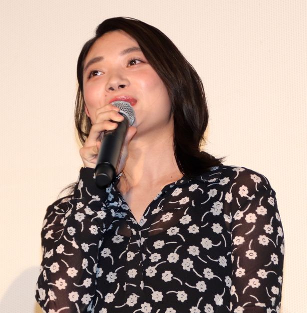 舞台挨拶に登壇した三浦透子