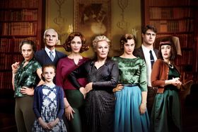 犯人は誰…!?“ミステリーの女王”が仕掛ける事件が幕を開ける