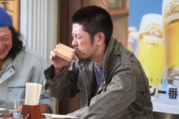 【写真】アルコール依存症の夫を永瀬正敏が熱演