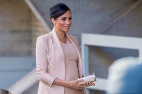 メーガン妃の服装に、またも物議…