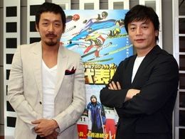 『国家代表!?』の主演俳優ハ・ジョンウ(左)、キム・ヨンファ監督を直撃！