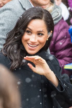 メーガン妃の、真っ白コーデが大絶賛！