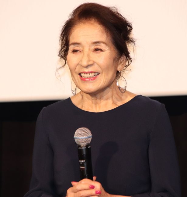 舞台挨拶に登壇した倍賞美津子