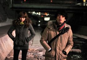 阪神淡路大震災を経験した男女が織りなす物語が、未公開シーンを追加して劇場で公開