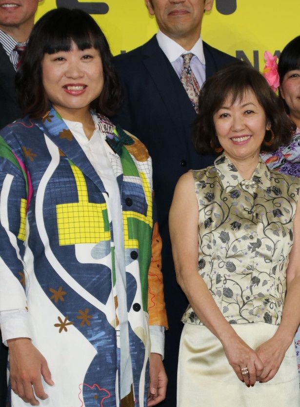 『エリカ38』で共演した浅田美代子と山崎静代(南海キャンディーズのしずちゃん)
