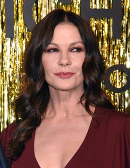 キャサリン・ゼタ＝ジョーンズと娘が美の競演