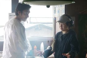 ちょいワル父ちゃん役の草なぎ剛が色っぽすぎる！