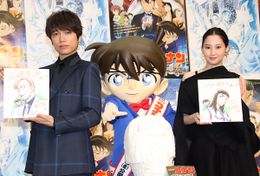 原作者・青山剛昌からは、イラスト色紙のプレゼントが到着！