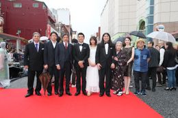 大御所俳優から気鋭の女優まで…沖縄のレッドカーペットに豪華ゲストが集結！