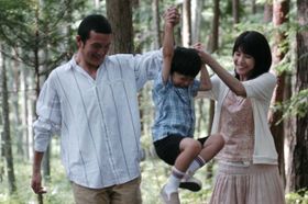 市川拓司による恋愛小説を映画化した(『いま、会いにゆきます』)