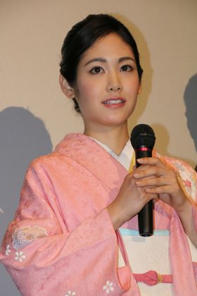 『ソローキンの見た桜』の公開記念舞台挨拶に登壇した阿部純子