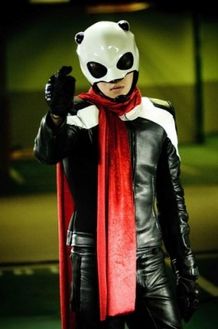 どことなくゼブラーマンに似た雰囲気を放つニューヒーロー・パンダマンが登場