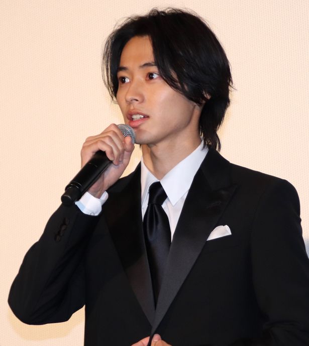 信役の山崎賢人
