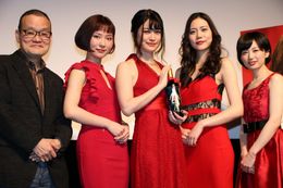 『殺人鬼を飼う女』の完成披露試写会が開催