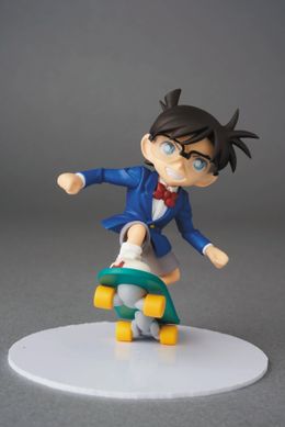 劇場版『名探偵コナン 紺青の拳』が4月12日より公開中の「名探偵コナン」がフィギュアに！(「UDF 名探偵コナン シリーズ2 江戸川コナン(スケートボード Ver.)」)