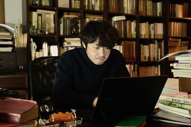 キョウコの隣の部屋に小説家の田島が越してきたことから、均衡が崩れ出し…