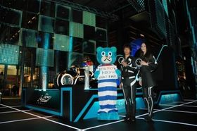 “トロン：レガシー ライティングロード 未来の光を体感せよ”は11月30日(火)まで汐留・日テレプラザで開催中