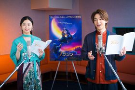 名曲「ホール・ニュー・ワールド」の歌唱も息ピッタリ！