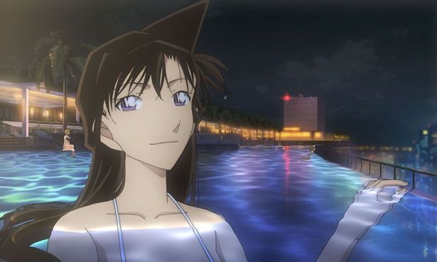 水着姿が大人っぽい毛利蘭