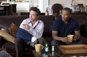 トッド監督からの軽い出演依頼を受け、カメオ出演しているジェイミー・フォックス