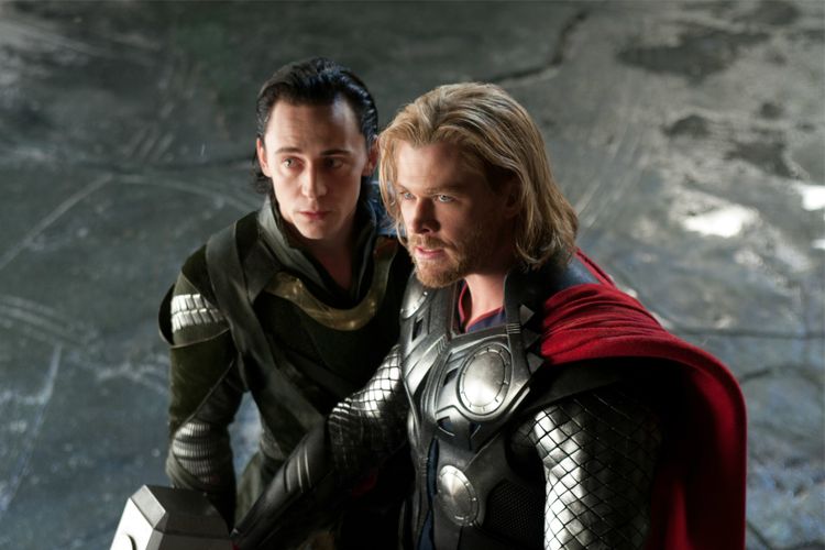 アベンジャーズを救うのはこの男！最強のヒーロー、ソーの波乱万丈な数年間をプレイバック