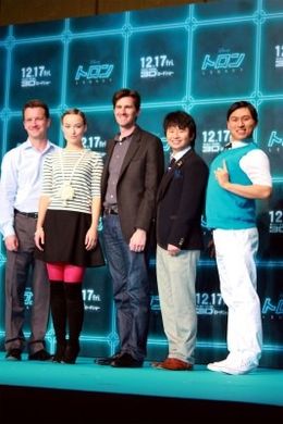 『トロン：レガシー』の来日記者会見にオードリーが登場
