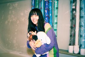 あいみょん、しんちゃんに「私のどこがかわいい？」手紙で質問！