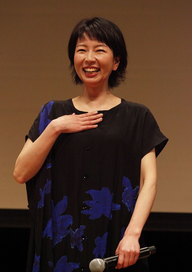 劇中ではプロのカメラマンを演じた菜葉菜