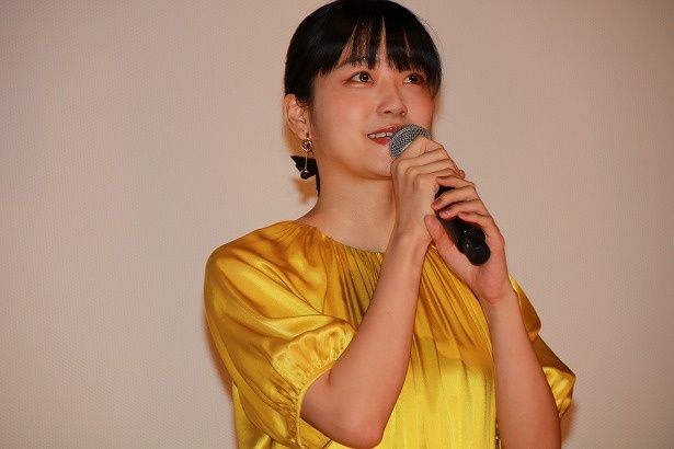 テルコの親友・葉子役の深川麻衣