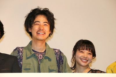 『愛がなんだ』の初日舞台挨拶が開催