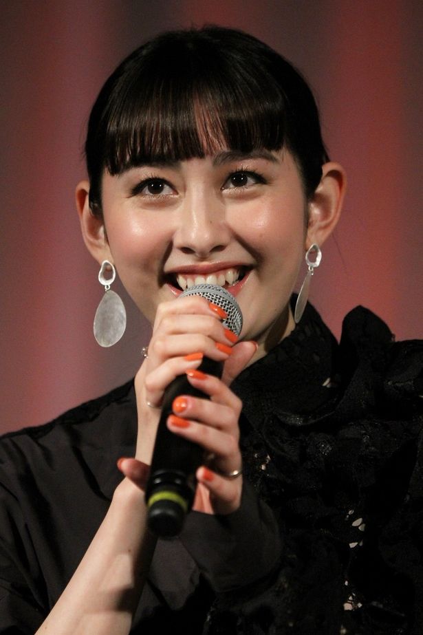 主人公、真島愛を演じた早見