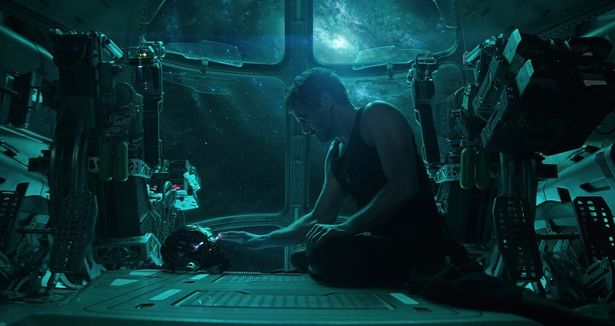 宇宙空間をさまようトニー・スタークの運命は？