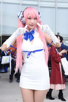 すーぱーそに子(ヘスティアver.)に扮するアオゾラ。さん