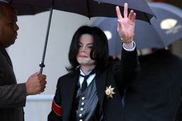 故マイケル・ジャクソンの息子たちが、元気な姿を投稿！