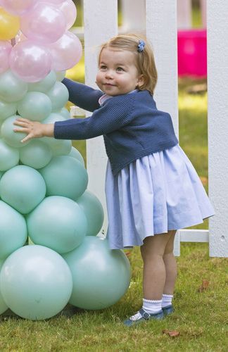 祝4歳！シャーロット王女、ウィリアム王子に似てきたと話題に