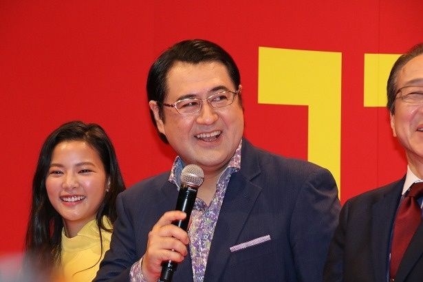 五十嵐役の小手伸也