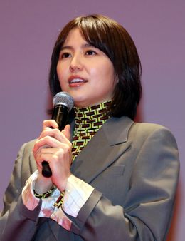 『コンフィデンスマンJP』の上映後舞台挨拶に登壇した長澤まさみ