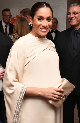 メーガン妃、出産報告写真に写る母が大変貌！