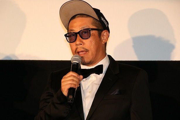 メガホンをとった江口カン監督