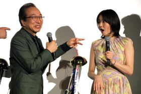 長澤まさみが当たりのくす玉を2回目で当ててしまってびっくり！