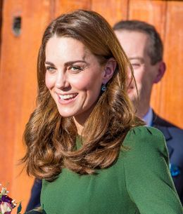 キャサリン妃、ピンクのドレス姿が素敵すぎ！